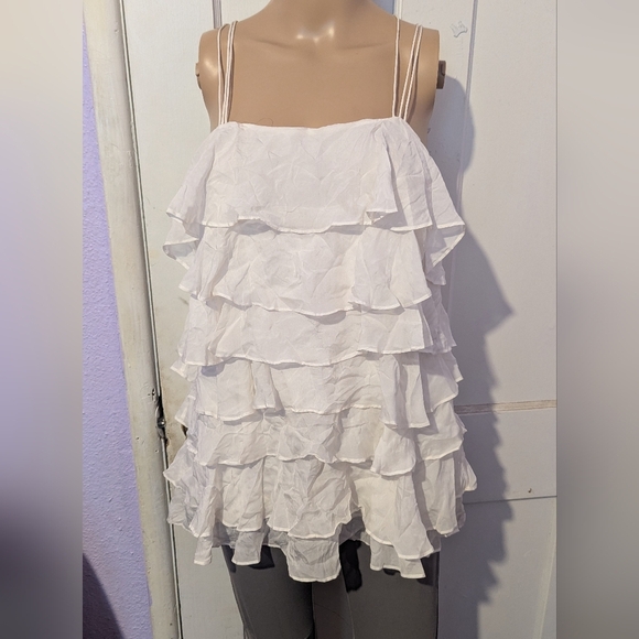 Cynthia Steffe Elegant White Ruffle Top - Picture 1 of 3